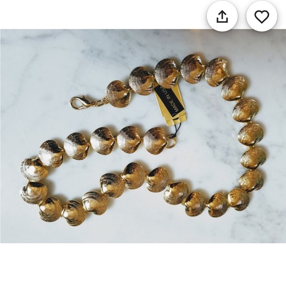 Shell Necklace - Picture 2 of 3